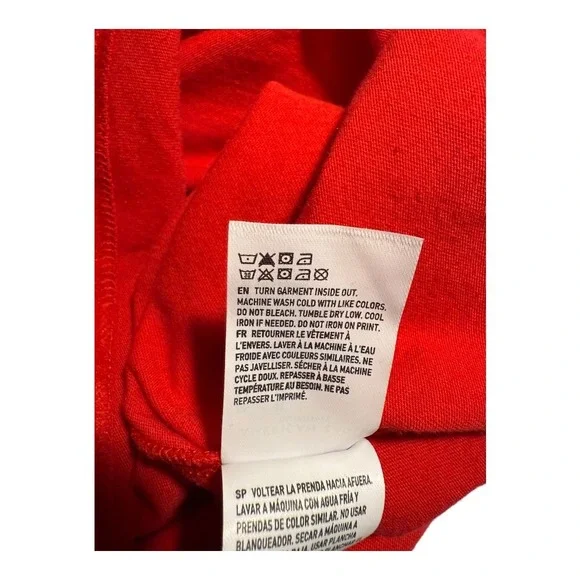 American Eagle Red Gift Cards Graphic T Shirt Mens Medium Crew Neck Short Sleeve - Picture 7 of 7